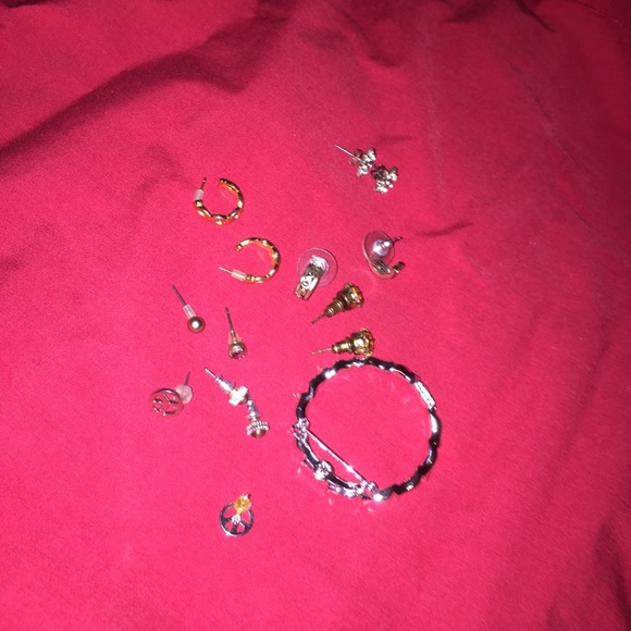 Earring bundle - Picture 1 of 3